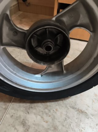 Llanta Kymco