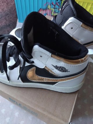 Nike Air Jordan bimba taglia 35
