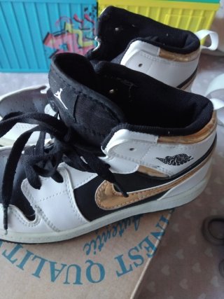 Nike Air Jordan bimba taglia 35