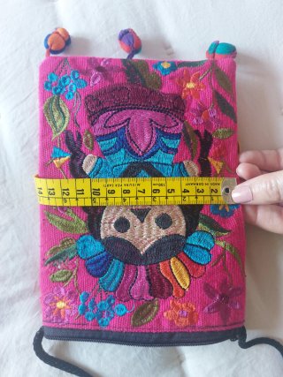 Bolso artesanal muñeca bordada