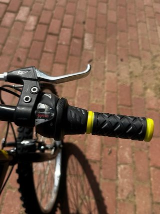 Bicicleta Infantil B-Pro JR 24 Negra Amarilla