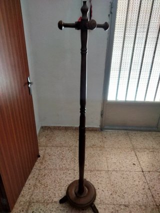 Perchero de madera