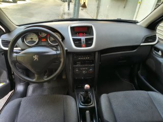 Peugeot 207 2010