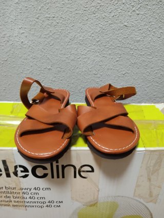 conjunto de sandalias 12€ lodos pares