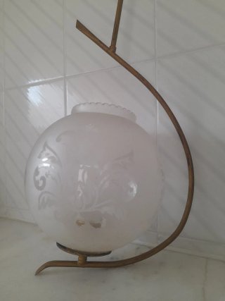 Lámpara antigua de cristal esmerilado