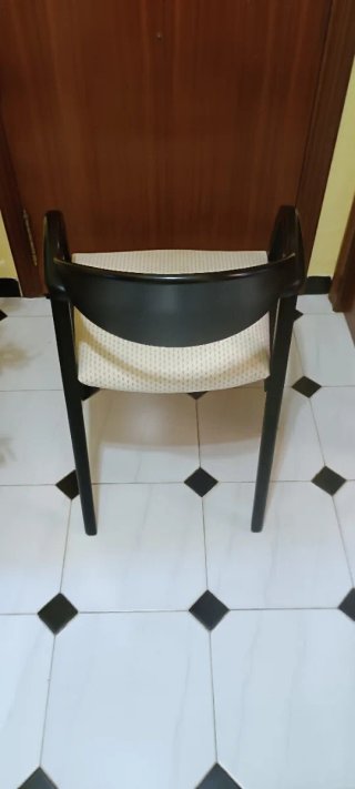 Sillón madera esmaltado en negro