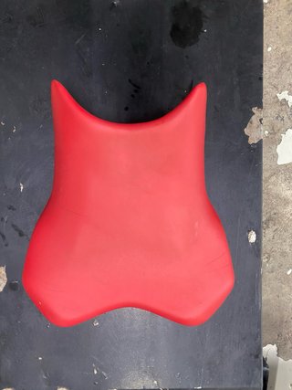 Yamaha R6 Reposapiés y Mandos Cada pieza 60€