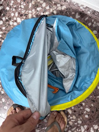 Tienda Pop-Up Playa Azul y Amarillo