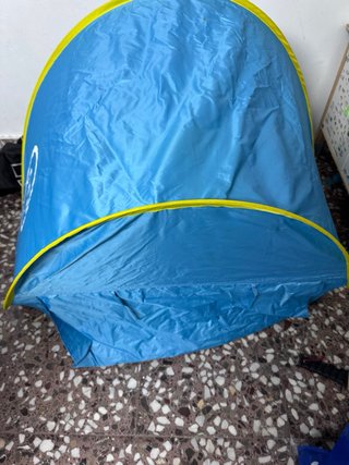 Tienda Pop-Up Playa Azul y Amarillo