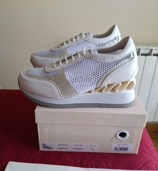 Zapatillas Noa Harmon Piel Talla 38 y 39 de 140€