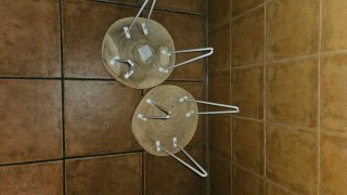Taburetes de madera y metal