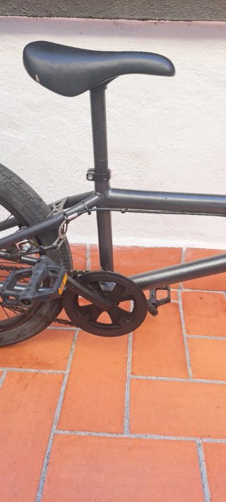Bicicleta BMX Decathlon sin rueda delantera