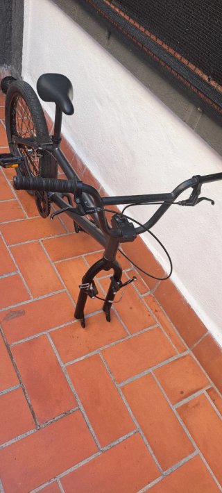Bicicleta BMX Decathlon sin rueda delantera