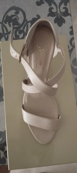Sandalia tacón Jaclin Beige