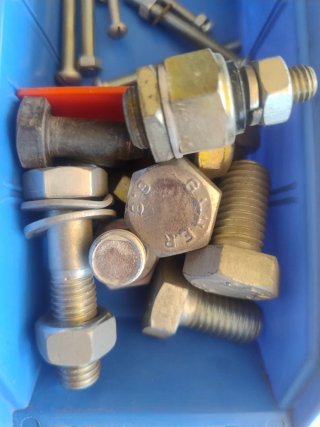 Lote de tornillos y tuercas