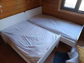 2 camas infantiles extensibles IKEA + colchones