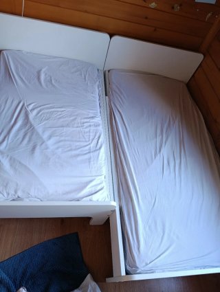 2 camas infantiles extensibles IKEA + colchones