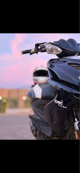 Yamaha Aerox Negra
