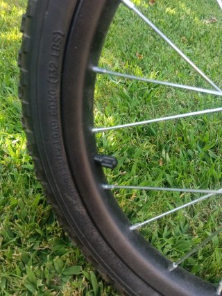 Bicicleta infantil roja 16