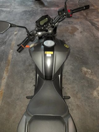 Benelli BN 125 Naked Negra/Gris