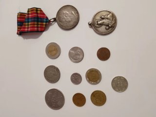 Lote de monedas y medallas