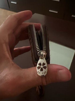 Cartera de mano piel estampado cebra Deckas