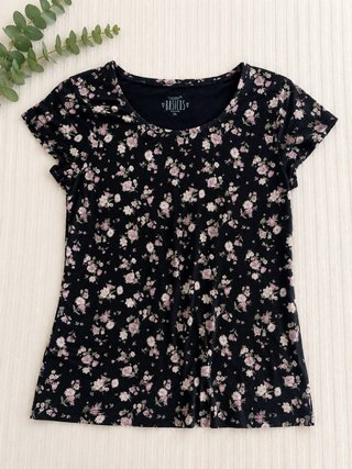 Camiseta floral negra talla XL