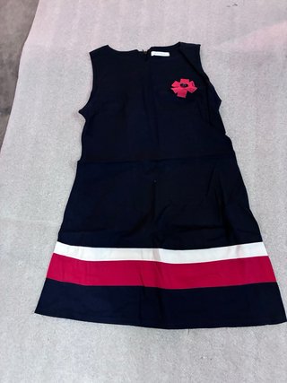 Vendo ropa variada , vestidos , camisas , faladas