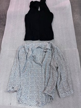 Vendo ropa variada , vestidos , camisas , faladas