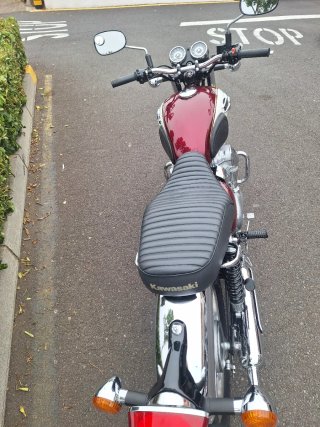 Kawasaki W800 Roja y Blanca