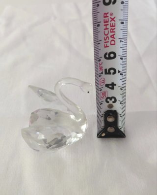Pequeño cisne de cristal tallado