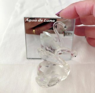 Pequeño cisne de cristal tallado