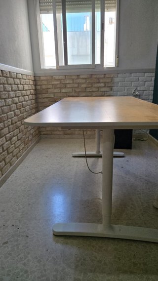 Mesa Escritorio Ikea Bekant Madera y Blanco