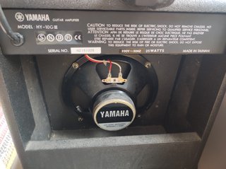 Amplificador Guitarra YAMAHA 25W HY10G3