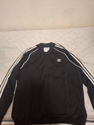 Chaqueta Adidas Negra con Rayas Blancas