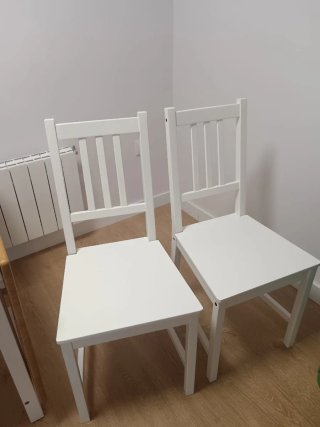 Mesa y 2 Sillas Blancas