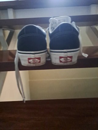 Zapatillas Vans Negras y Blancas