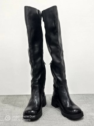 Botas