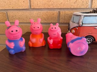 Lote Juguetes Varios: Peppa Pig, Trolls, Bolos