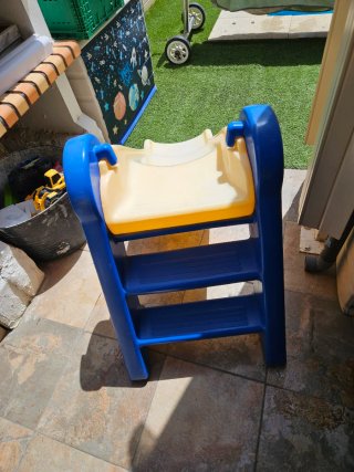 Tobogán para piscina beige y azul