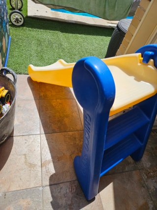 Tobogán para piscina beige y azul