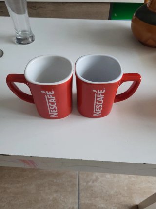 Tazas Nescafé Rojas (2 unidades)