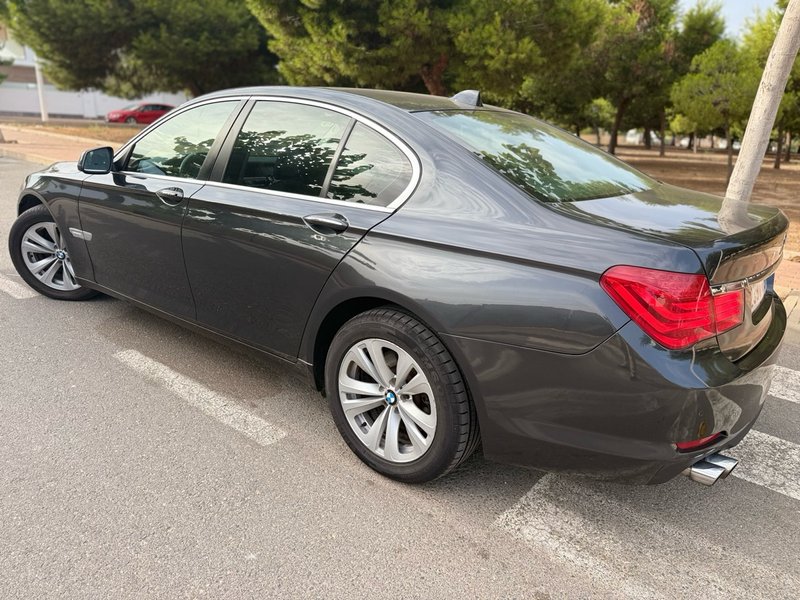 BMW Serie 7 2009 - foto 1