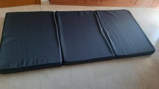 Colchón plegable gris con cierre y asa 90x190 cm