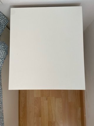 Mesa de noche Ikea blanca