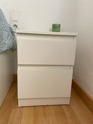 Mesa de noche Ikea blanca