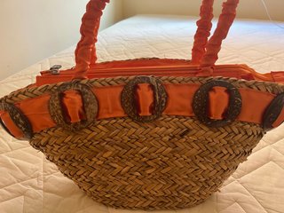 Bolso de playa de rafia y tela naranja