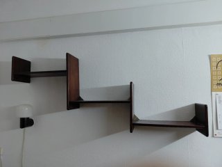 Estanterías de madera flotantes