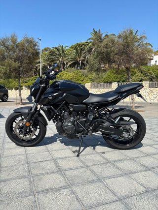 Yamaha MT-07 2023 Negra
