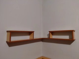 Estanterías de madera para esquina